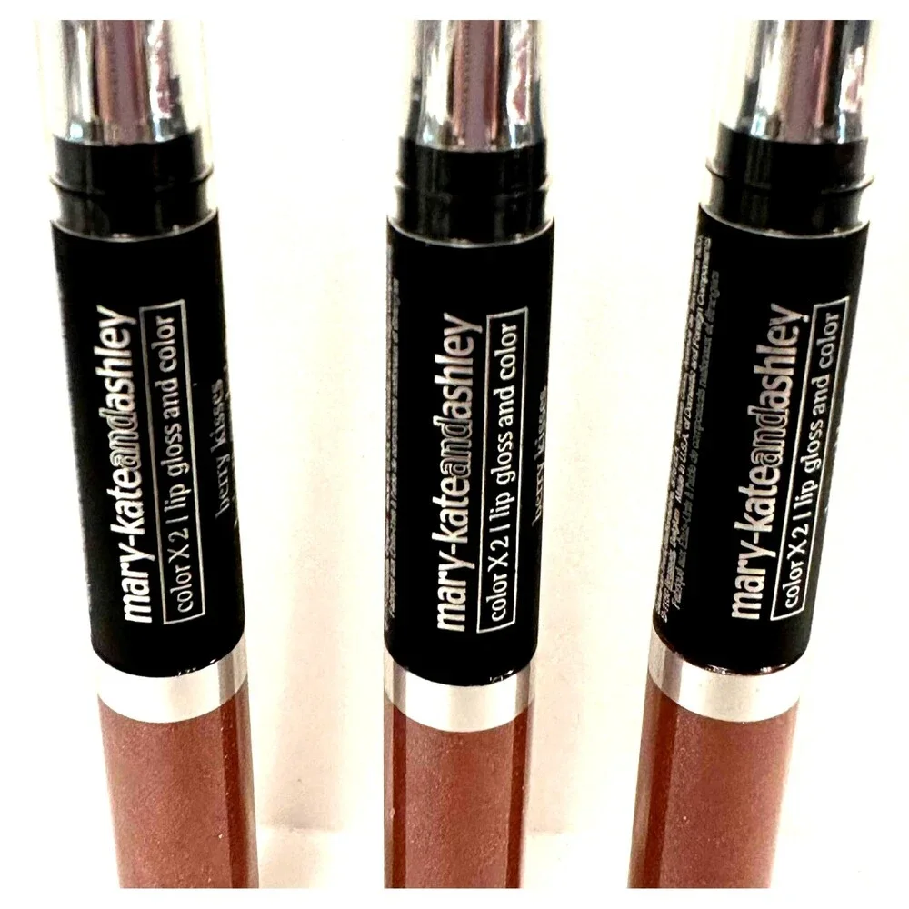 3x MARY KATE & ASHLEY Color x 2 Lipgloss & Color - Berry Kisses NEW